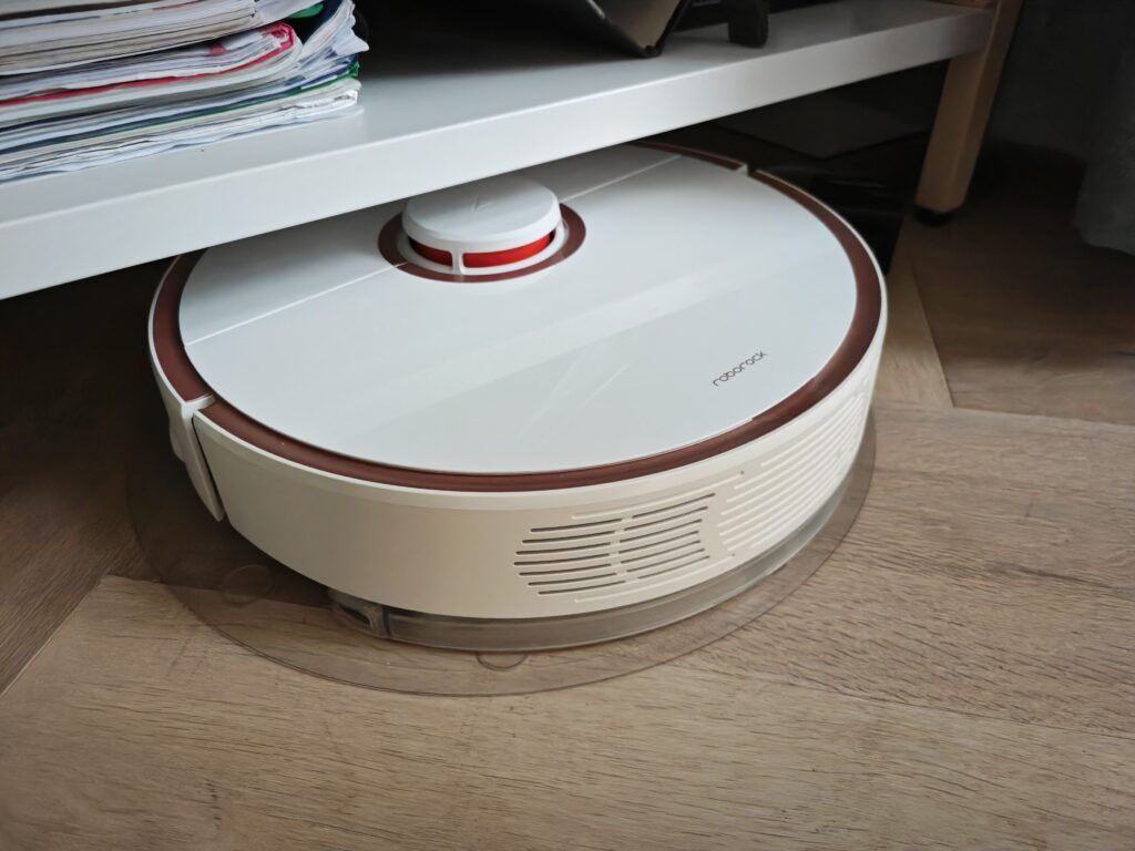 A very cool Roborock vacuum